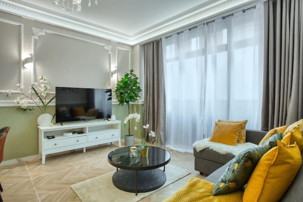 Appartement Charming New 2 Bedrooms With Aircon