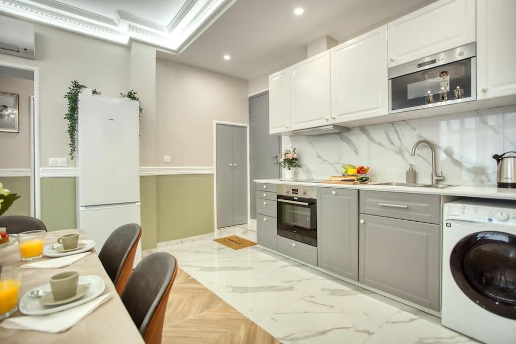 Charming New 2 Bedrooms With Aircon Appartement